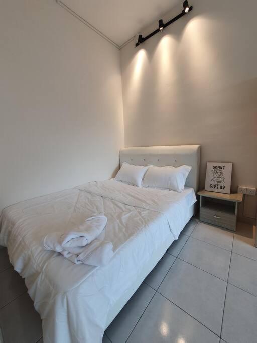 3Storey House 13Pax Family Suite Bayan Lepas Exterior photo