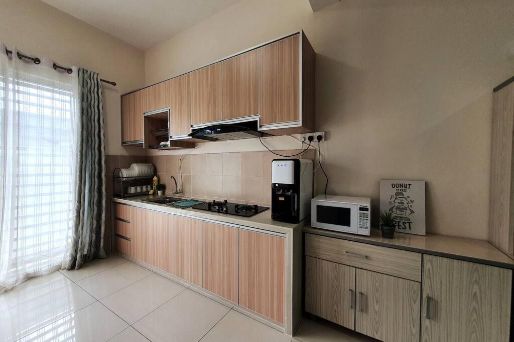 3Storey House 13Pax Family Suite Bayan Lepas Exterior photo